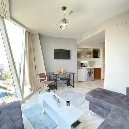 Studio Flat Near Metro With Shared Pool In Maltepe Appartement