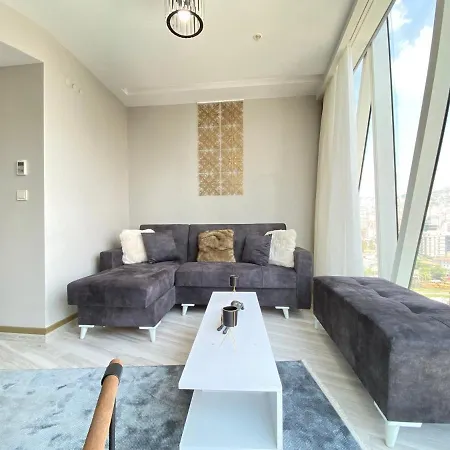 Studio Flat Near Metro With Shared Pool In Maltepe Apartment