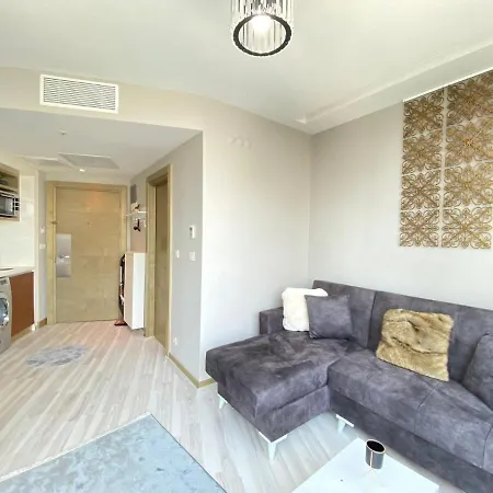 Studio Flat Near Metro With Shared Pool In Maltepe Istanbul
