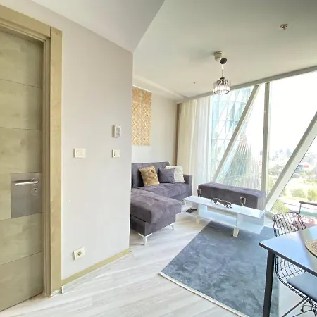Apartment Studio Flat Near Metro With Shared Pool In Maltepe